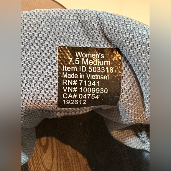 *SOLD* Brand new Women's Waterproof LL Bean Katahdin Hiking Boots - Picture 12 of 12